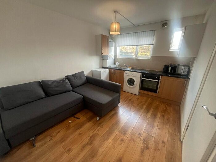 1 Bedroom Flat To Rent In Clockhouse Lane, Romford, London, RM5