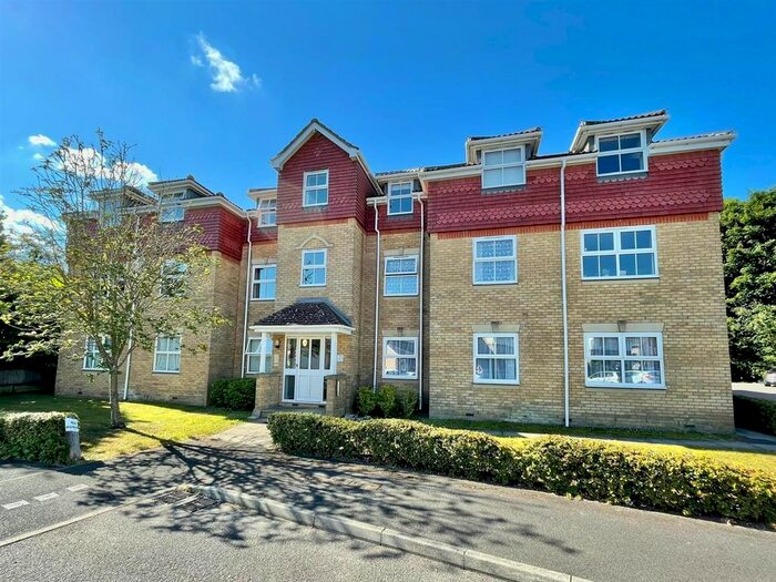 2 Bedroom Flat To Rent In Longmeadow, Riverhead, Kent, TN13