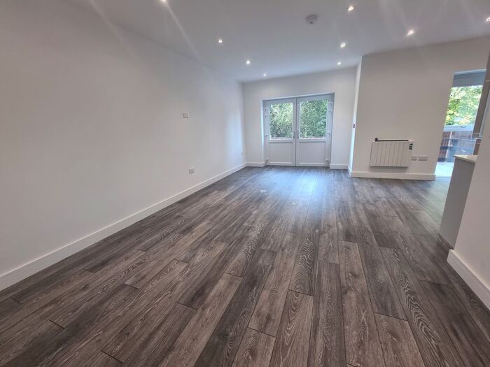 1 Bedroom Flat To Rent In Woodside Avenue, London, N12