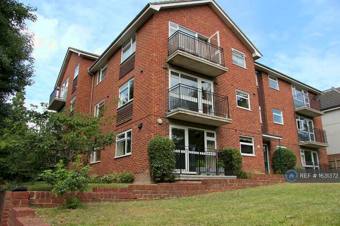1 Bedroom Flat To Rent In Crowhurst, South Croydon, CR2