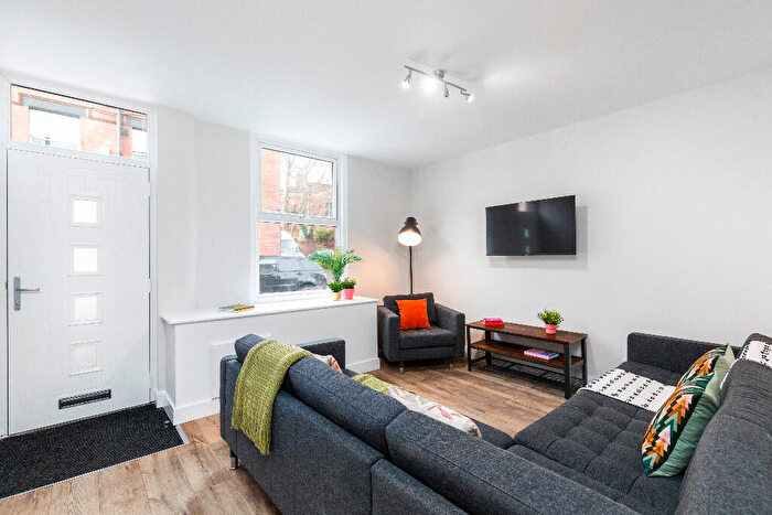 6 Bedroom Terraced House To Rent In Claremont Avenue, Leeds, West Yorkshire, LS3