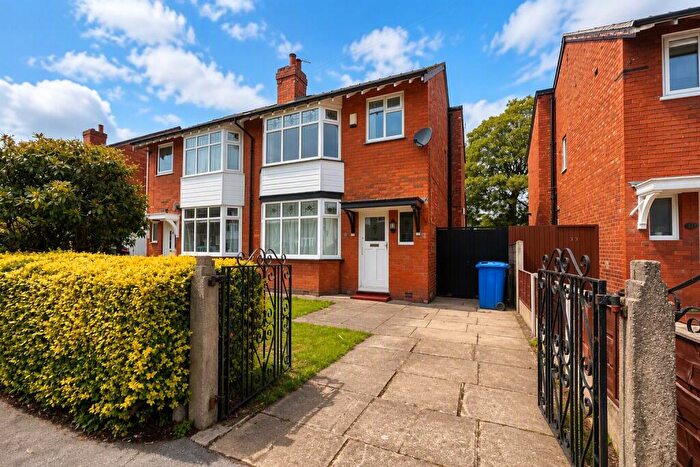 3 Bedroom Semi-Detached House For Sale In Beaufort Road, Greater Manchester, SK2