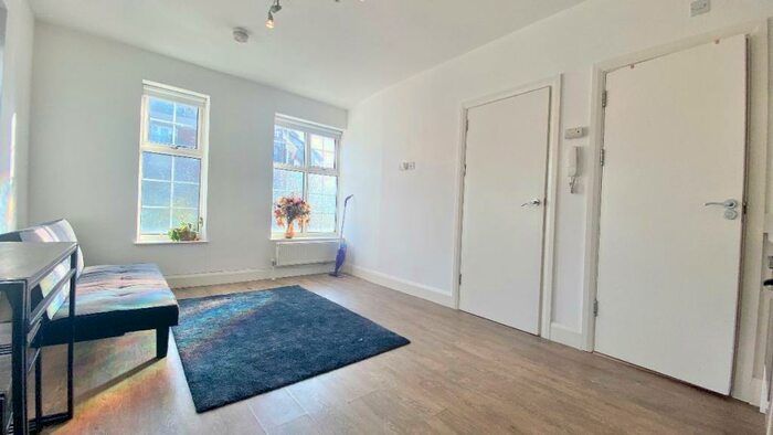 1 Bedroom Apartment To Rent In Greyhound Hill, London, NW4