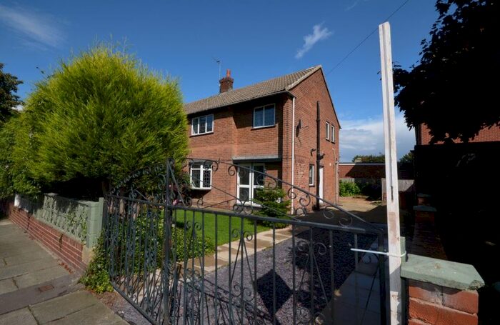 3 Bedroom Semi-Detached House To Rent In Falcon Drive, Castleford, WF10