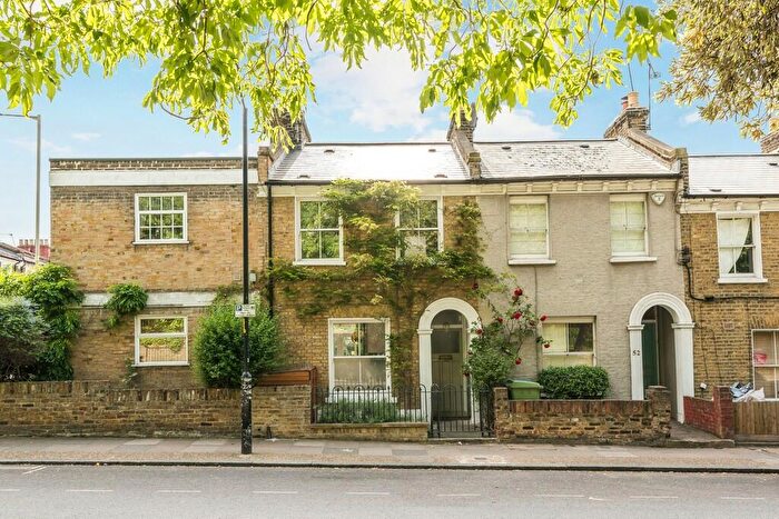 3 Bedroom Terraced House To Rent In Vestry Road, London, SE5