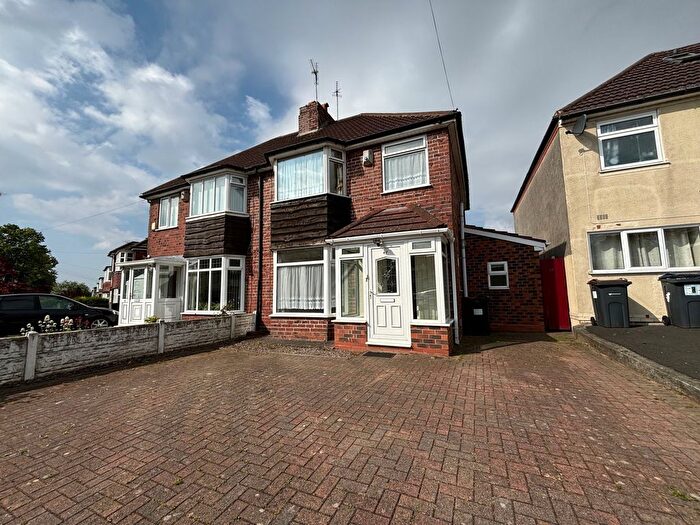 3 Bedroom Property To Rent In White Road, Birmingham, B32