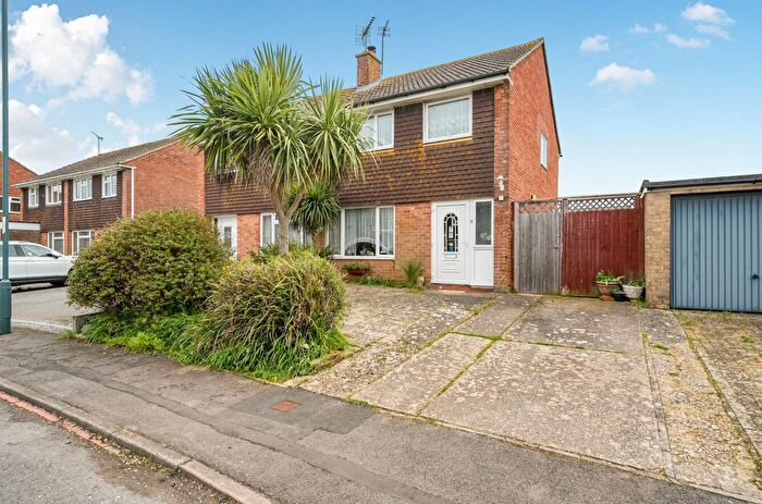 3 Bedroom Semi-Detached House For Sale In Westmorland Drive, Felpham, PO22