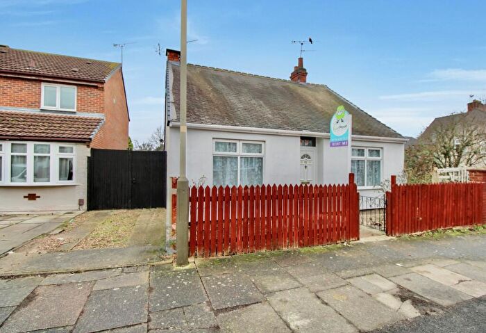 4 Bedroom Detached Bungalow To Rent In Edgehill Road, Leicester, Leicestershire, LE4