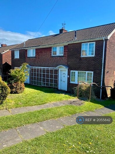 3 Bedroom Semi-Detached House To Rent In Willow Close, Flanderwell, Rotherham, S66