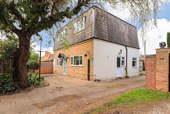 2 Bedroom Flat For Sale In Church End, Rampton, CB24