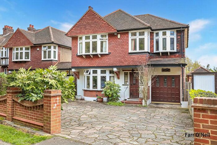 4 Bedroom Detached House For Sale In Forest Edge, Buckhurst Hill, IG9