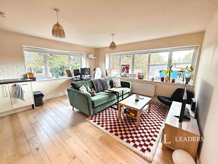 1 Bedroom Flat To Rent In London Road, East Grinstead, West Sussex, RH19