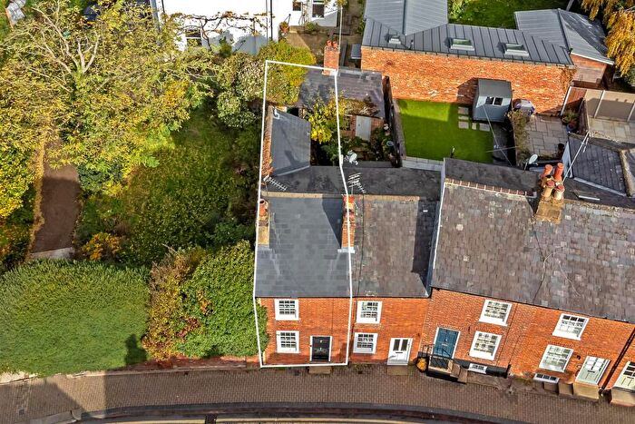 2 Bedroom End Of Terrace House For Sale In Spencer Street, St. Albans, AL3