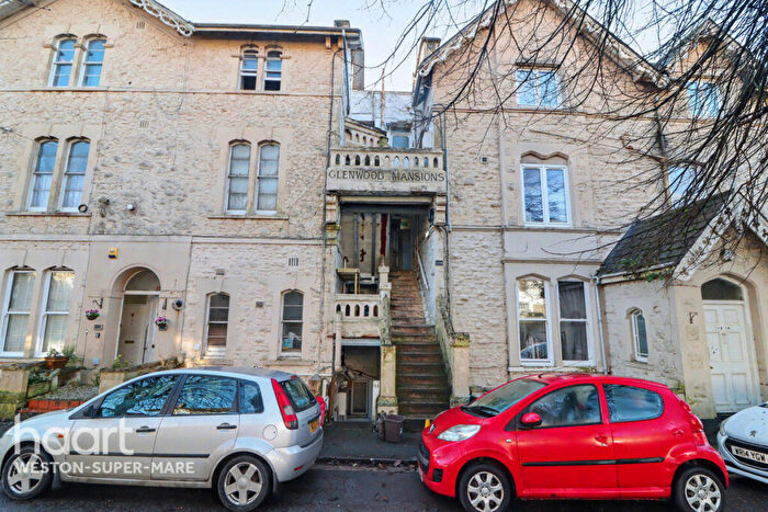 2 Bedroom Apartment For Sale In Shrubbery Avenue, Weston-Super-Mare, BS23