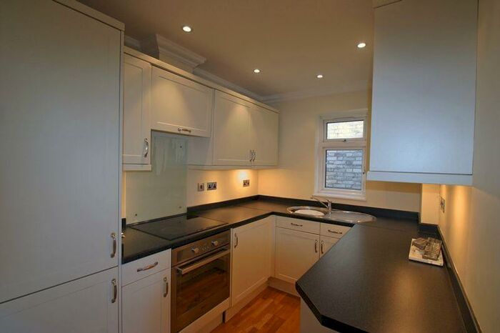 1 Bedroom Flat To Rent In Arlow Road, N21