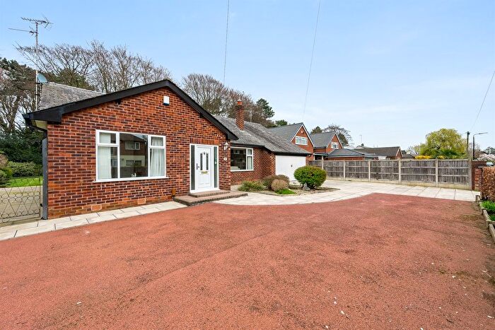 3 Bedroom Detached Bungalow For Sale In Taunton Road, Sale, M33