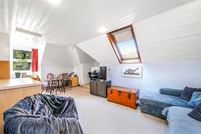 1 Bedroom Apartment For Sale In Avenue Road, London, N6