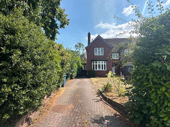 3 Bedroom Semi-Detached House To Rent In Comberford Road, Tamworth, B79