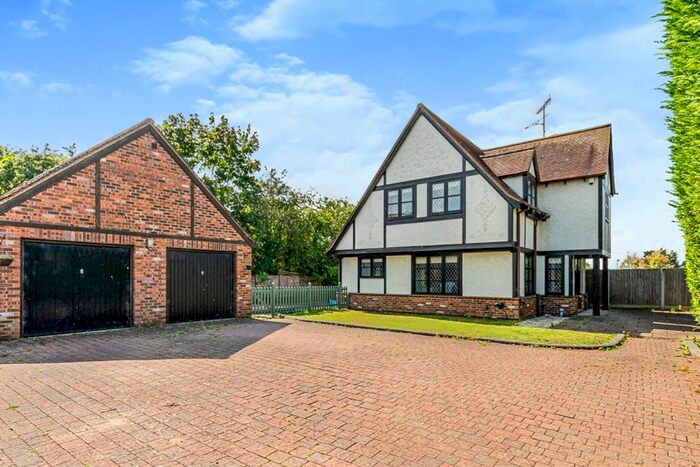 4 Bedroom Detached House For Sale In Maldon Road, Latchingdon, Chelmsford, CM3