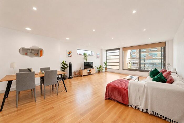 1 Bedroom Flat For Sale In Garden Walk, Shoreditch, EC2A