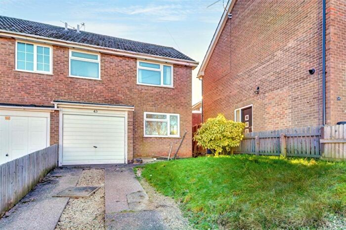 3 Bedroom Semi-Detached House For Sale In Washington Drive, Stapleford, Nottingham, NG9