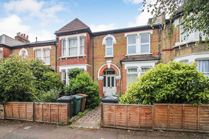 1 Bedroom Flat To Rent In Forest Drive East, Leytonstone, London, E11