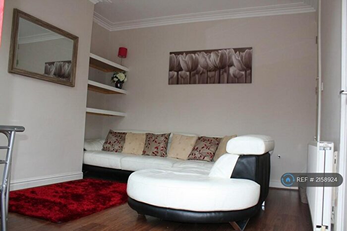 2 Bedroom Terraced House To Rent In Kepler Grove, Leeds, LS8