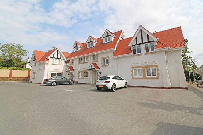 2 Bedroom Apartment To Rent In The Chantry, Llandaff, Cardiff, CF5
