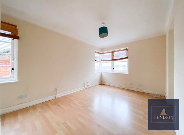 2 Bedroom Flat For Sale In Flat, Mazers Court, Braintree, CM7
