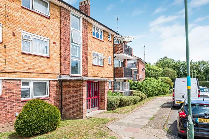 2 Bedroom Flat For Sale In Burdett Close, Sidcup, DA14