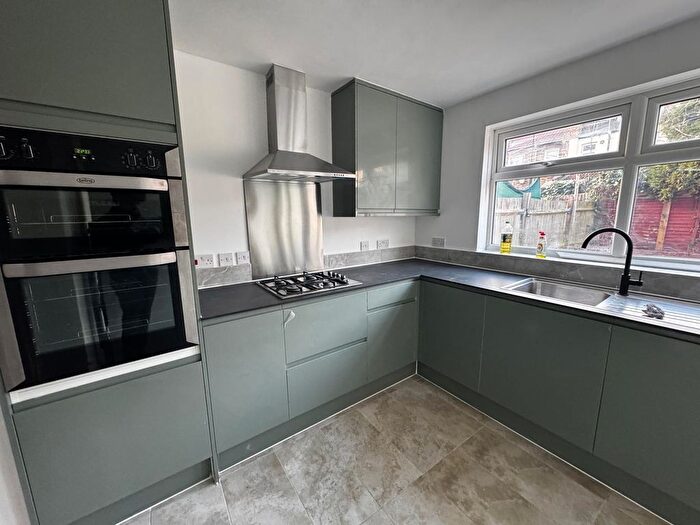 4 Bedroom Detached House To Rent In Eastbourne Road, London, SW17