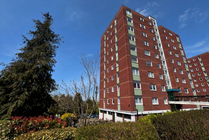 Studio To Rent In Porchester Mead, Beckenham, BR3