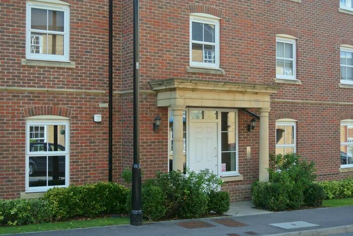 2 Bedroom Flat To Rent In Rockbourne Road, Sherfield-On-Loddon, Hook, RG27