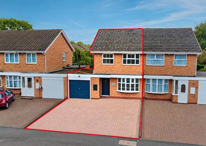 3 Bedroom Semi Detached House For Sale In Lindridge Drive, Minworth, Sutton Coldfield, B76