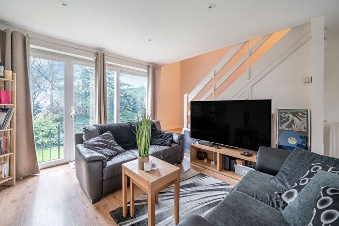2 Bedroom Flat To Rent In The Croft, Park Hill, London, W5