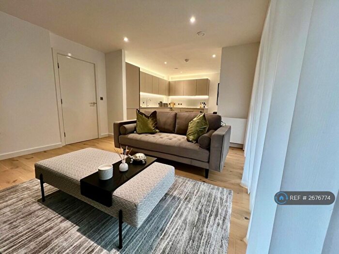 2 Bedroom Flat To Rent In Kings Grove, London, EC1V