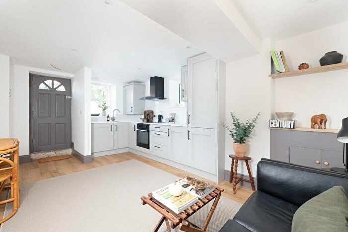 1 Bedroom Flat For Sale In Knowle Road, Totterdown, BS4