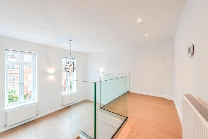 1 Bedroom Flat To Rent In Compayne Gardens, South Hampstead, London, NW6