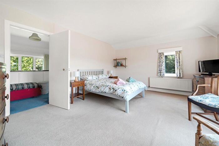 4 Bedroom House For Sale In Bon Accord Road, Swanage, BH19 - Photo 6
