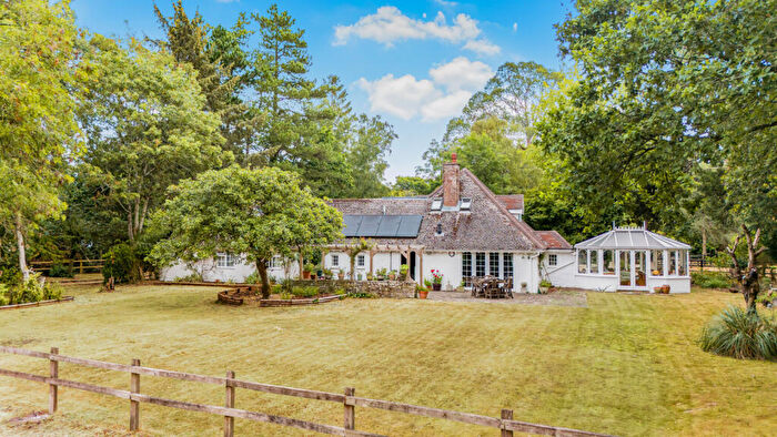4 Bedroom Bungalow For Sale In Hale Purlieu, Fordingbridge, Hampshire, SP6