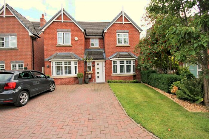 4 Bedroom Detached House To Rent In Feversham Close, Ellesmere Park, Manchester, M30