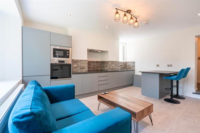 2 Bedroom Flat To Rent In Flat, Victoria Road, S10