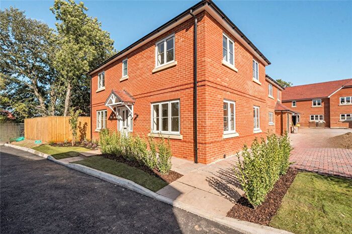 3 Bedroom Detached House For Sale In Warfield, Berkshire, RG42