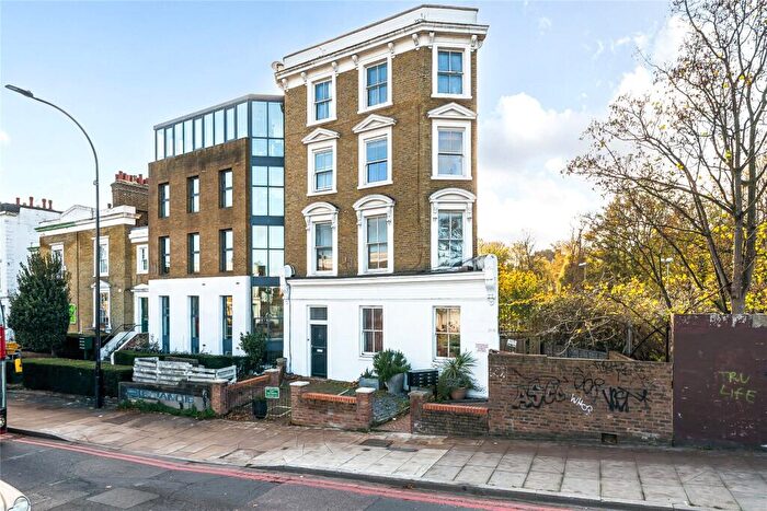 2 Bedroom Flat For Sale In New Cross Road, London, SE14