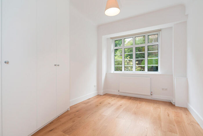 2 Bedroom Apartment To Rent In Grove End Gardens, Grove End Road, St John's Wood, London, NW8