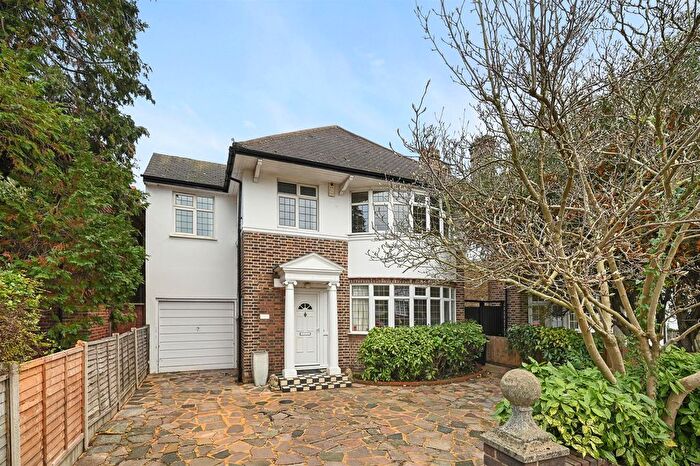4 Bedroom Detached House To Rent In Sheen Lane, London, SW14