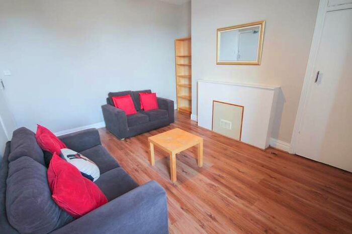 2 Bedroom Maisonette Flat To Rent In Wingrove Avenue, Fenham, NE4