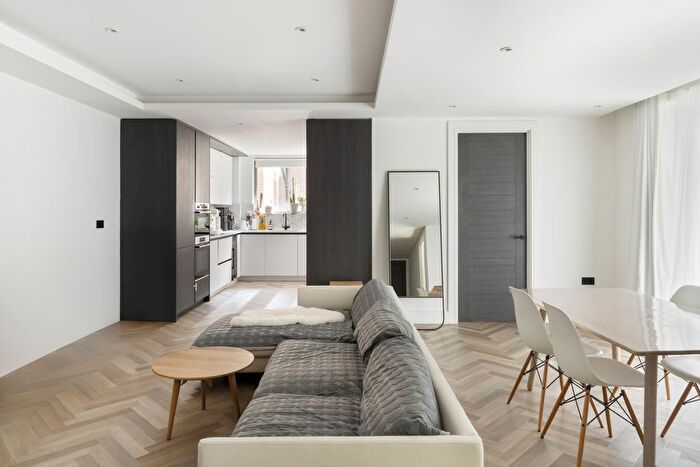 2 Bedroom Flat For Sale In Cuthbert House, Brigade Mews, SE1