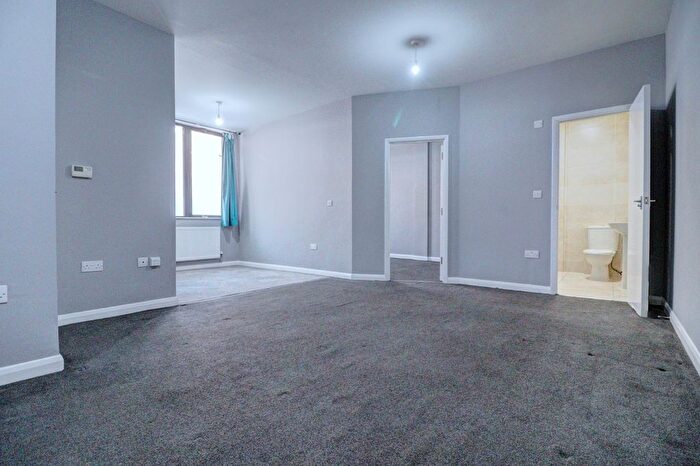 1 Bedroom Flat To Rent In Priory Road, High Wycombe, Buckinghamshire, HP13