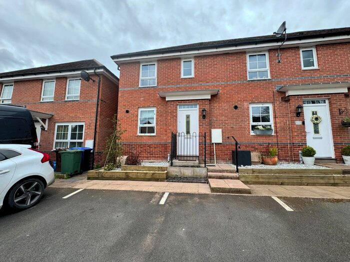 3 Bedroom Property To Rent In Buckmaster Way, Rugeley, WS15